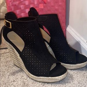 black wedge. size 9.